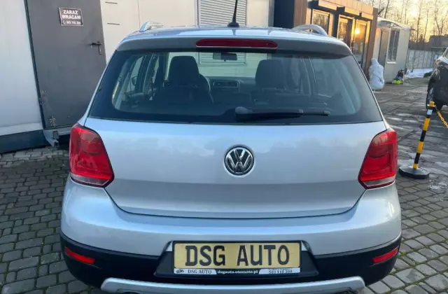 VOLKSWAGEN Polo Cross 