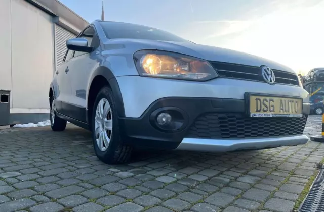 VOLKSWAGEN Polo Cross 