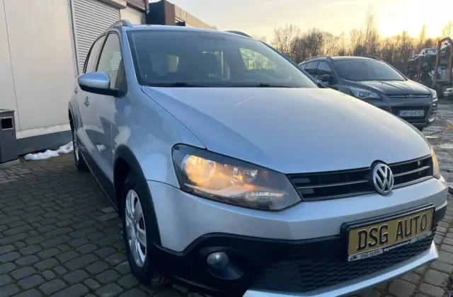 VOLKSWAGEN Polo Cross 