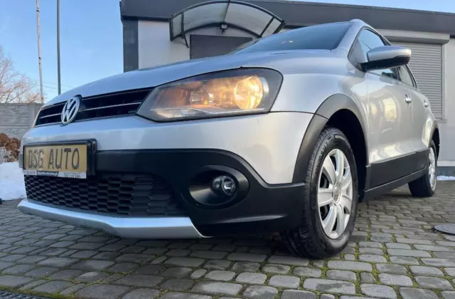 VOLKSWAGEN Polo Cross 