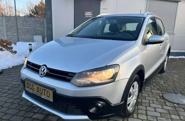 VOLKSWAGEN Polo Cross 