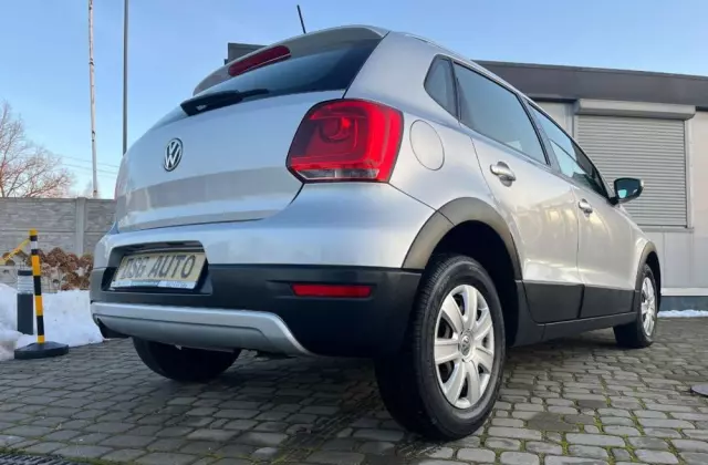 VOLKSWAGEN Polo Cross 