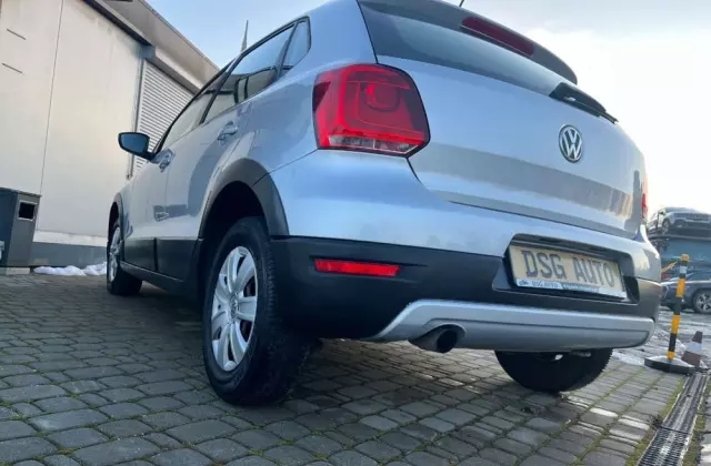 VOLKSWAGEN Polo Cross 
