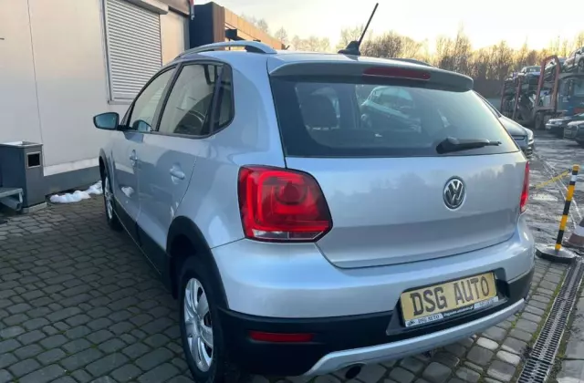 VOLKSWAGEN Polo Cross 
