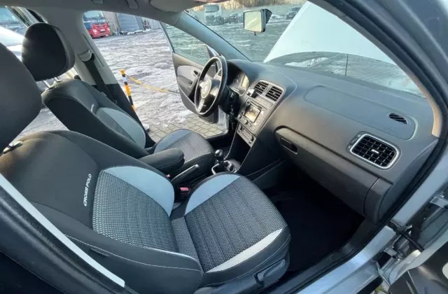 VOLKSWAGEN Polo Cross 