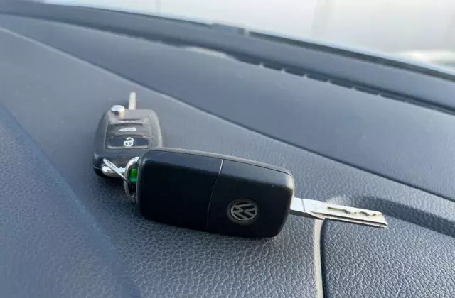 VOLKSWAGEN Polo Cross 