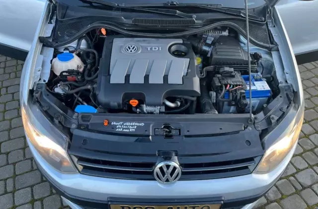 VOLKSWAGEN Polo Cross 