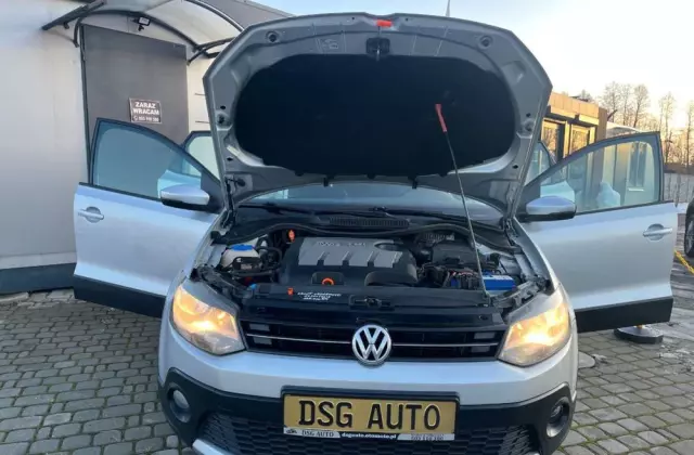VOLKSWAGEN Polo Cross 