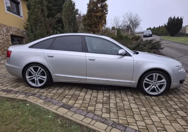 AUDI A6 Limousine 