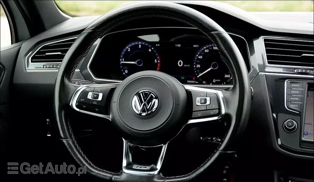 VOLKSWAGEN Tiguan 