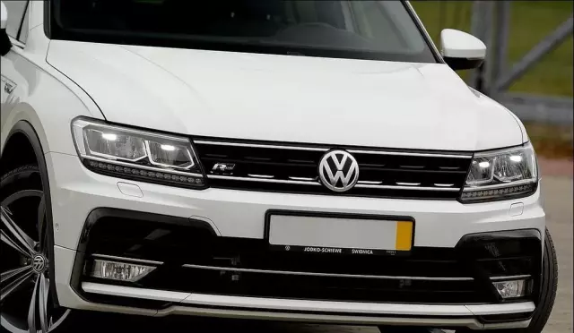 VOLKSWAGEN Tiguan 