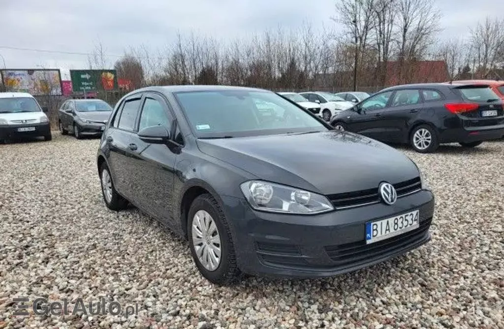 VOLKSWAGEN Golf 