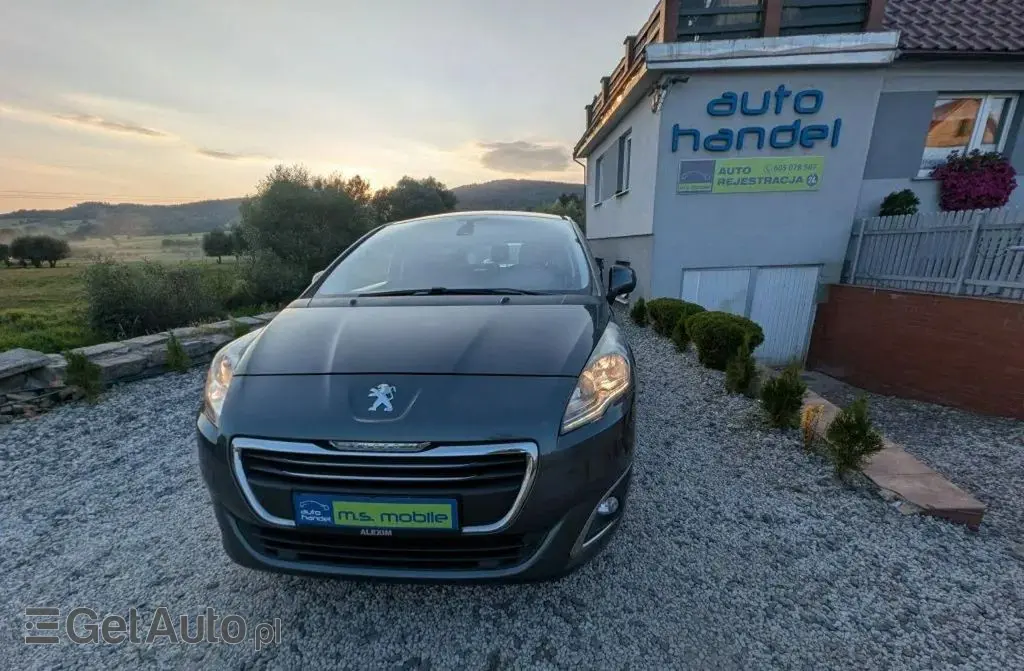 PEUGEOT 5008 