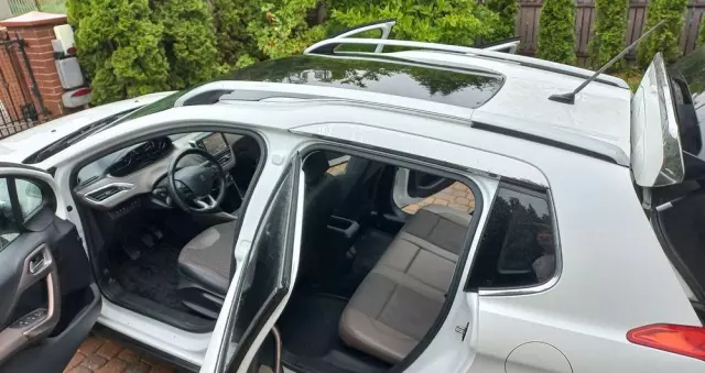 PEUGEOT 2008 1.6 e-HDi Allure S&S