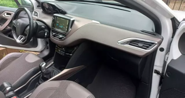 PEUGEOT 2008 1.6 e-HDi Allure S&S