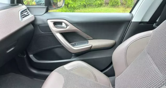 PEUGEOT 2008 1.6 e-HDi Allure S&S