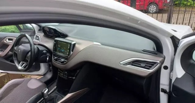 PEUGEOT 2008 1.6 e-HDi Allure S&S