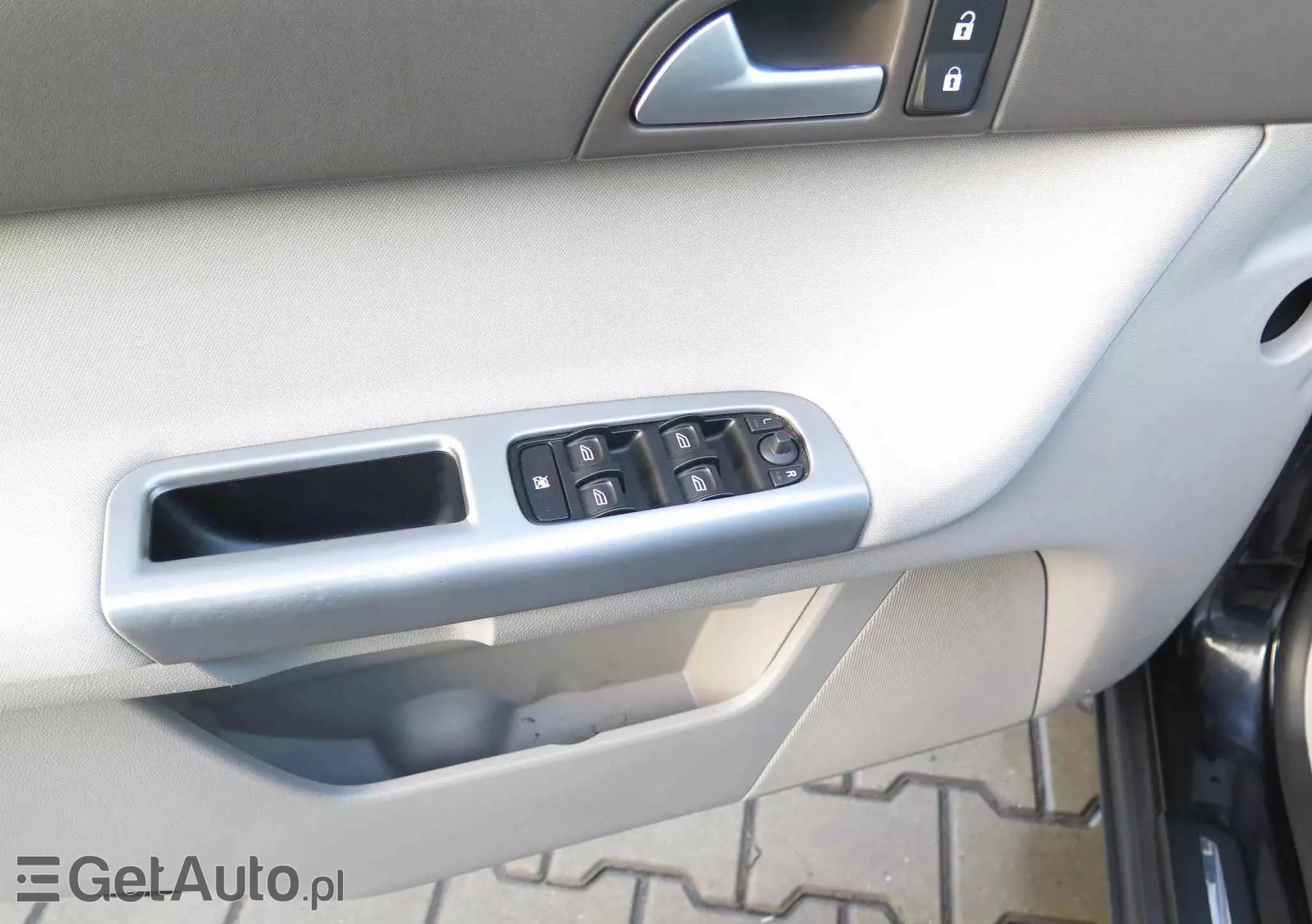 VOLVO V50 1.8 Momentum