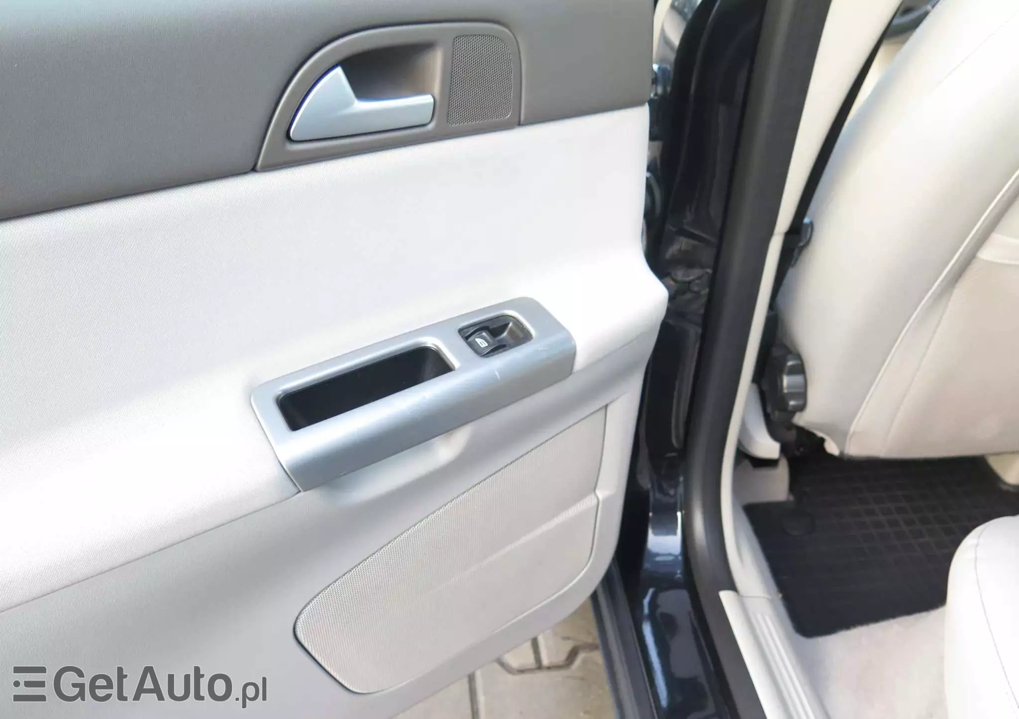 VOLVO V50 1.8 Momentum