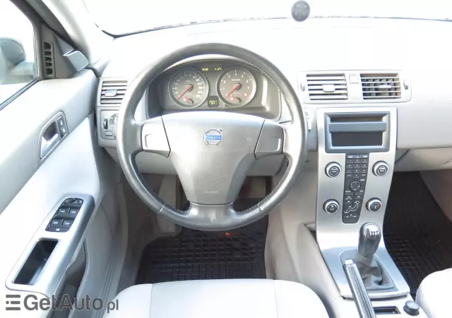VOLVO V50 1.8 Momentum