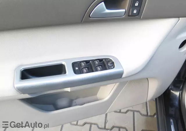 VOLVO V50 1.8 Momentum