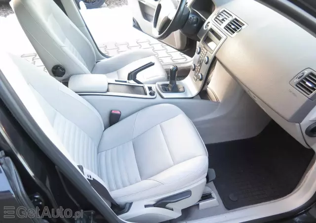 VOLVO V50 1.8 Momentum