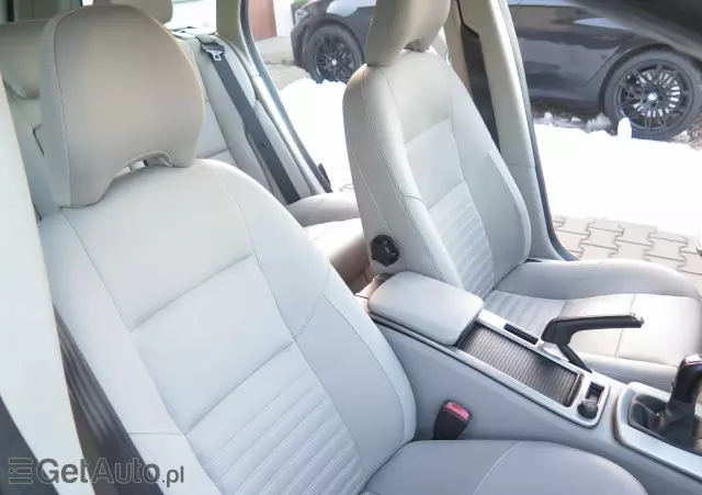 VOLVO V50 1.8 Momentum