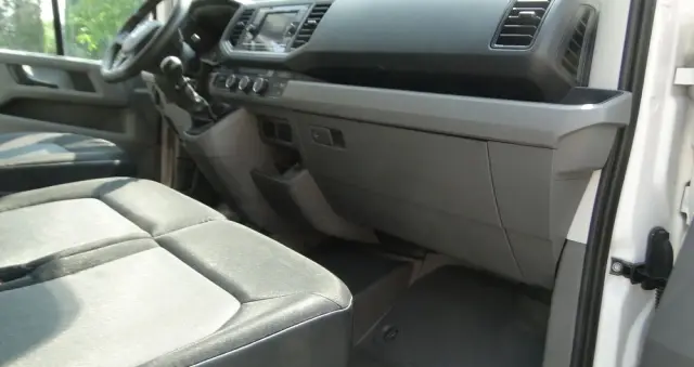 VOLKSWAGEN CRAFTER 