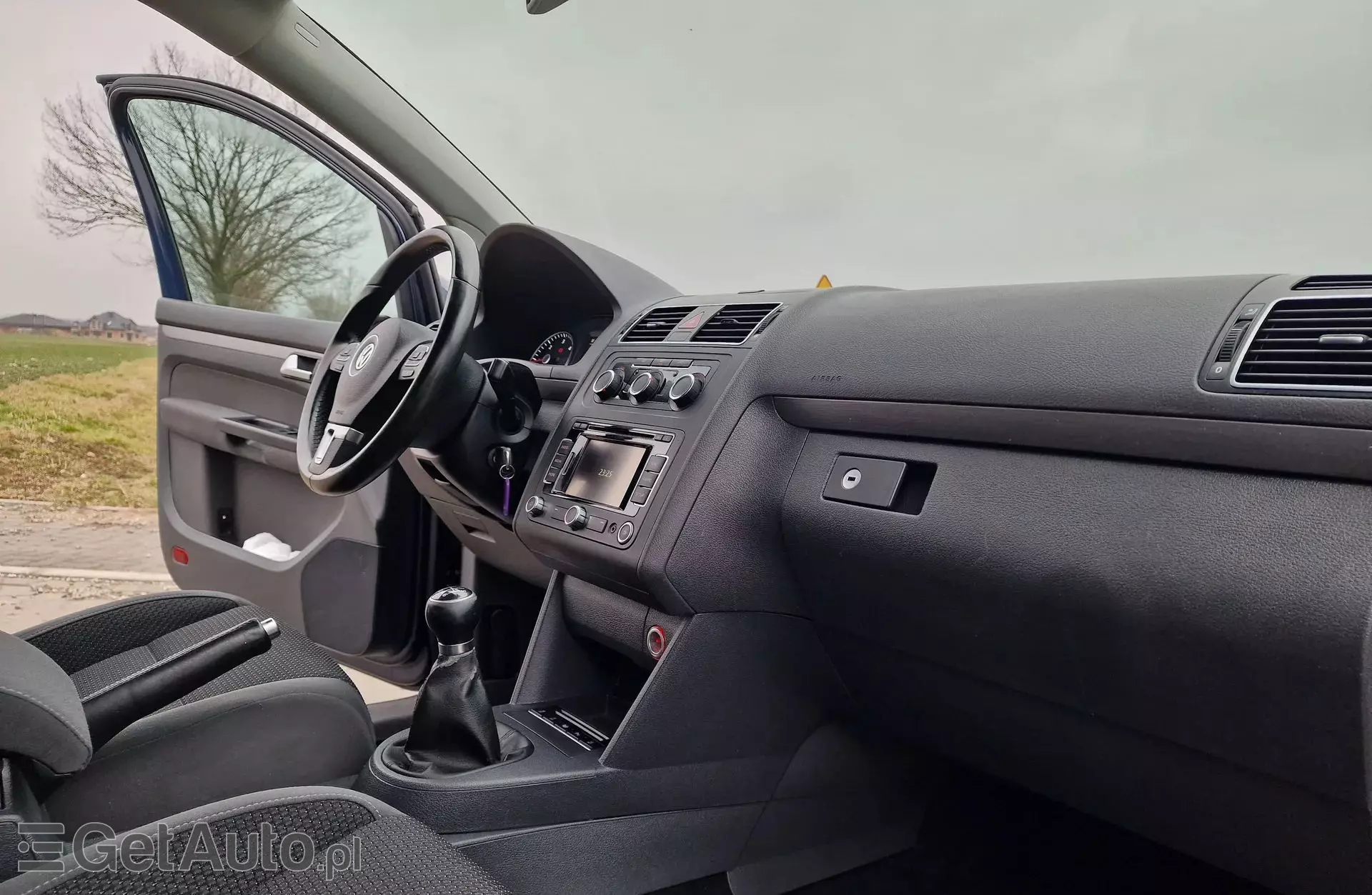 VOLKSWAGEN Touran 1.6 TDI (115 KM)