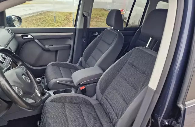 VOLKSWAGEN Touran 1.6 TDI (115 KM)