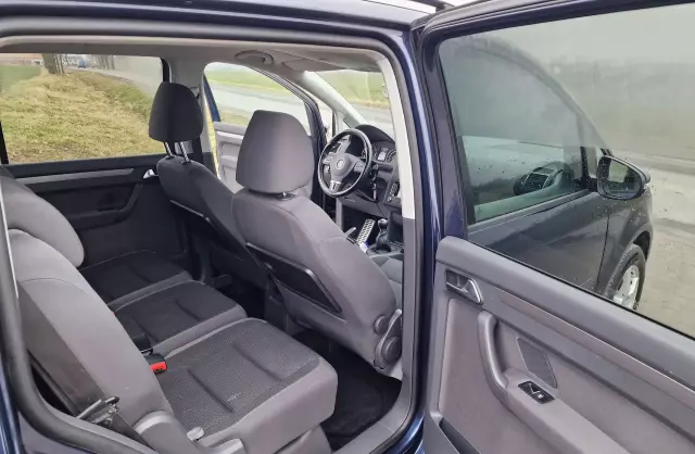 VOLKSWAGEN Touran 1.6 TDI (115 KM)