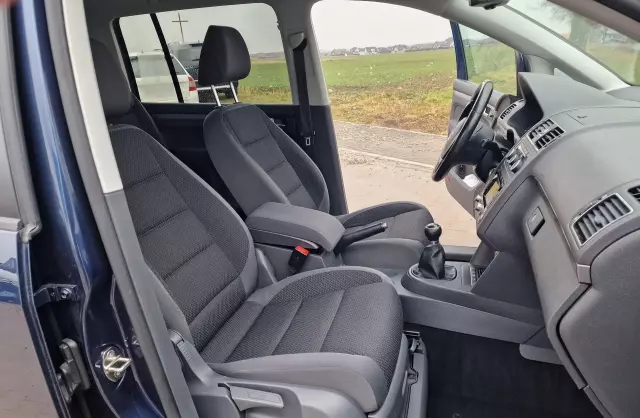 VOLKSWAGEN Touran 1.6 TDI (115 KM)