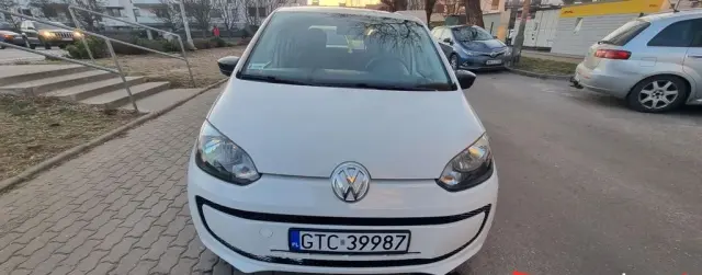 VOLKSWAGEN Up! 