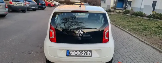 VOLKSWAGEN Up! 