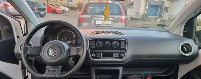 VOLKSWAGEN Up! 