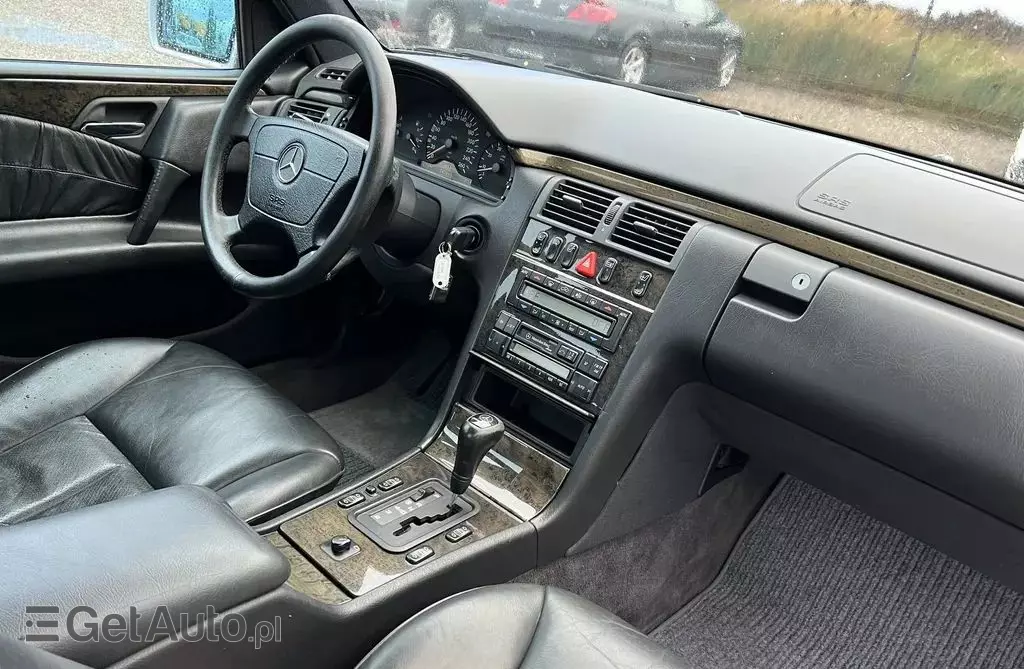 MERCEDES-BENZ Klasa E 