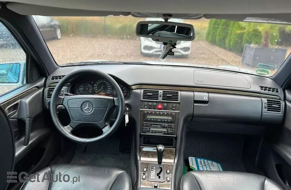 MERCEDES-BENZ Klasa E 