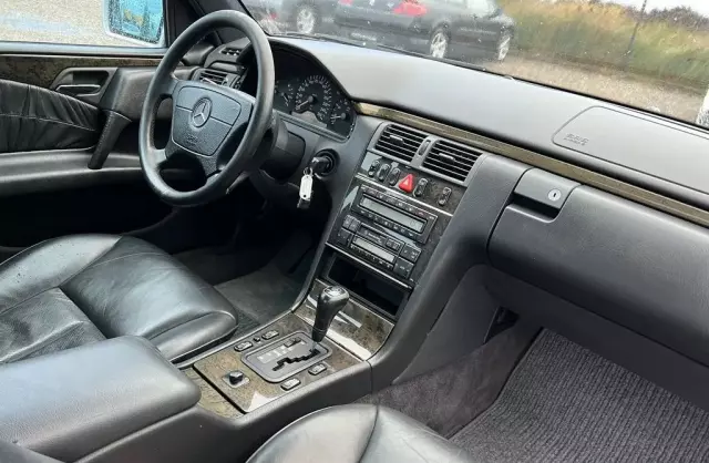 MERCEDES-BENZ Klasa E 