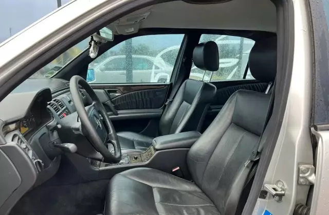 MERCEDES-BENZ Klasa E 