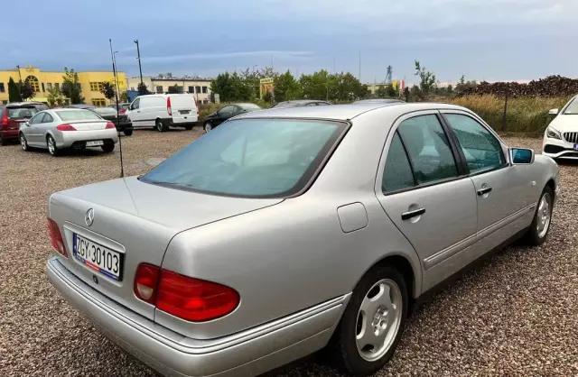 MERCEDES-BENZ Klasa E 