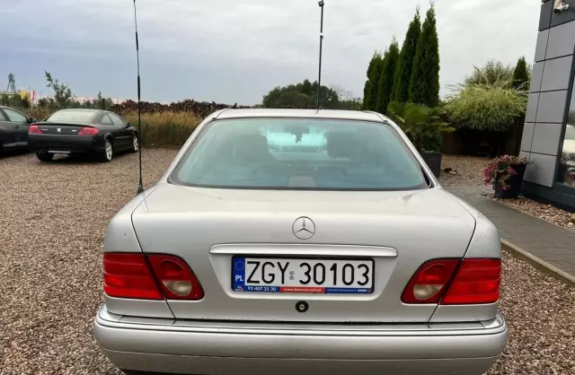 MERCEDES-BENZ Klasa E 