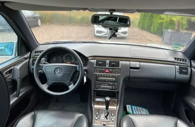 MERCEDES-BENZ Klasa E 