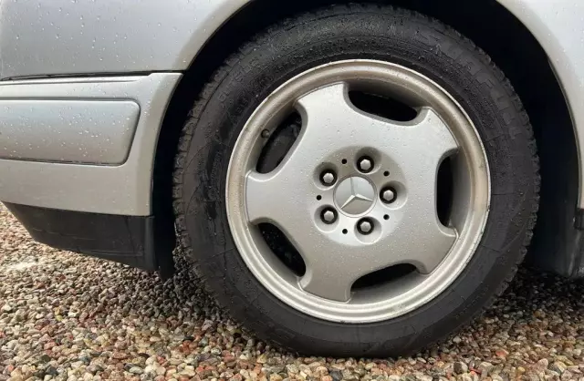 MERCEDES-BENZ Klasa E 