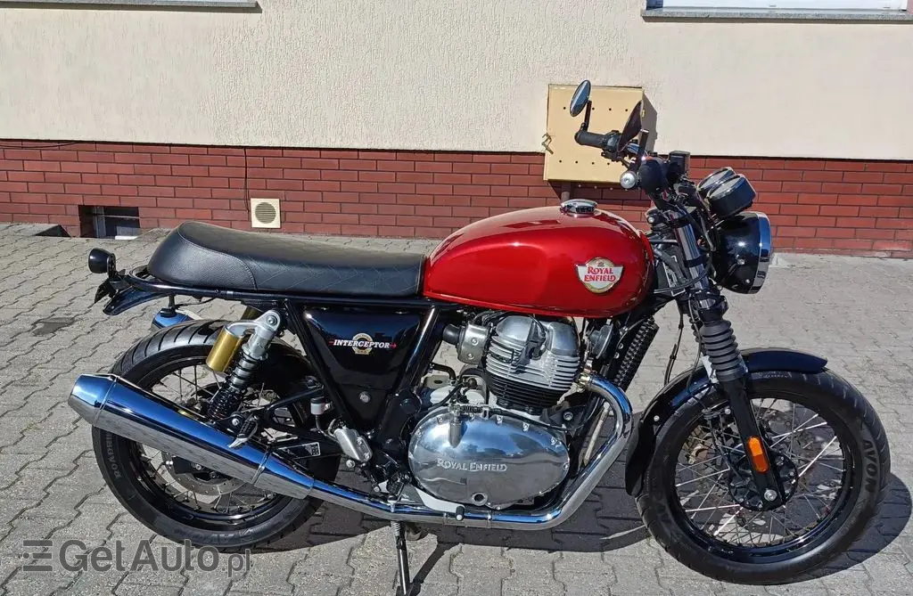 ENFIELD ROYAL Interceptor 650 