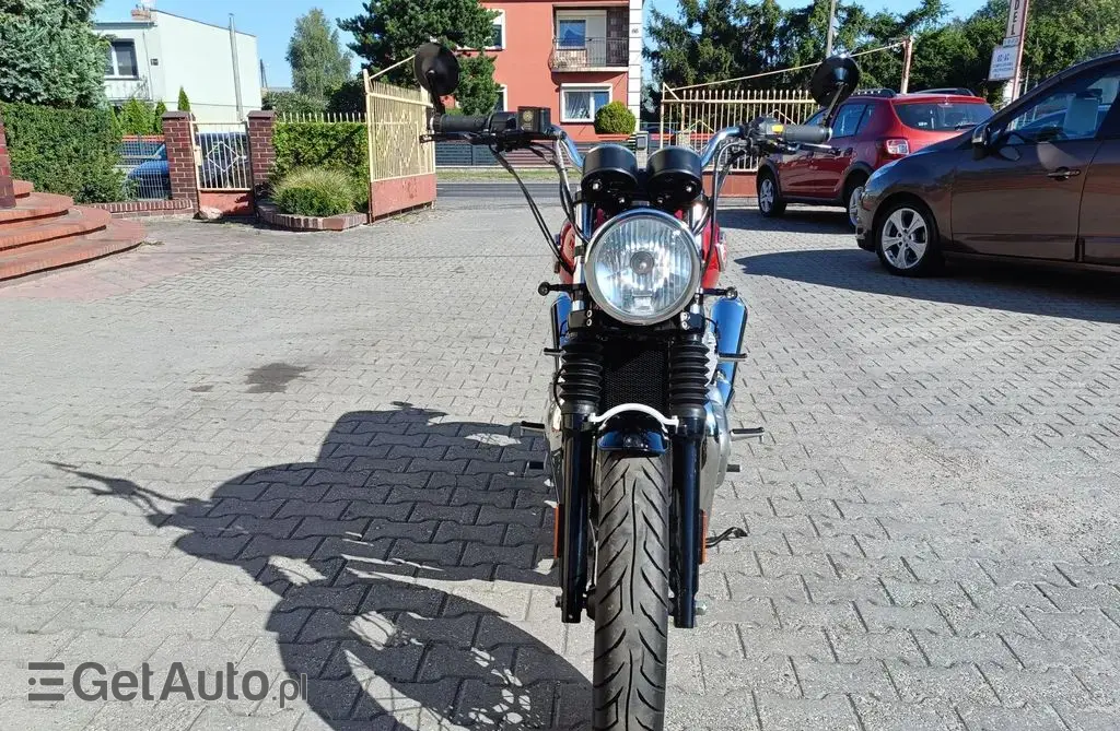 ENFIELD ROYAL Interceptor 650 