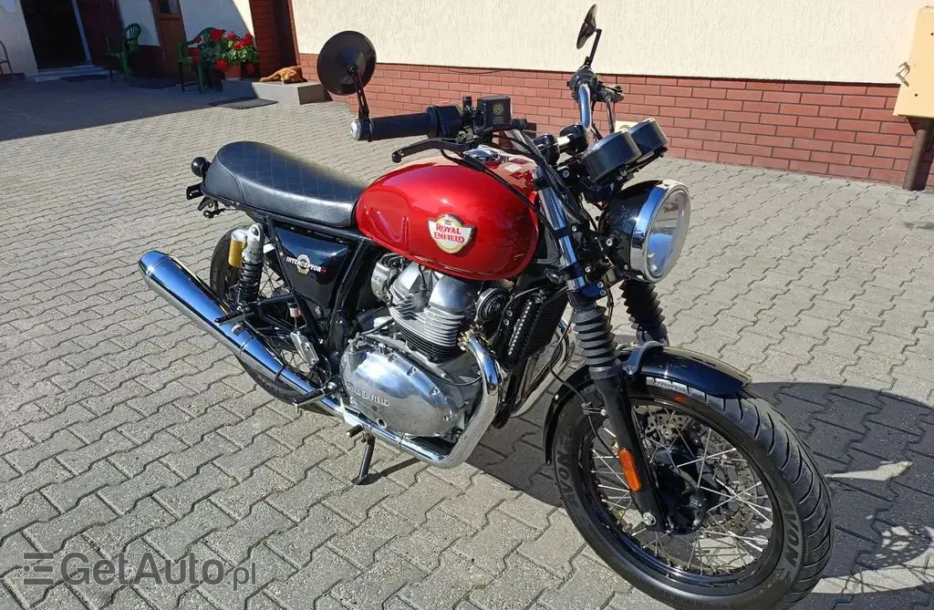 ENFIELD ROYAL Interceptor 650 