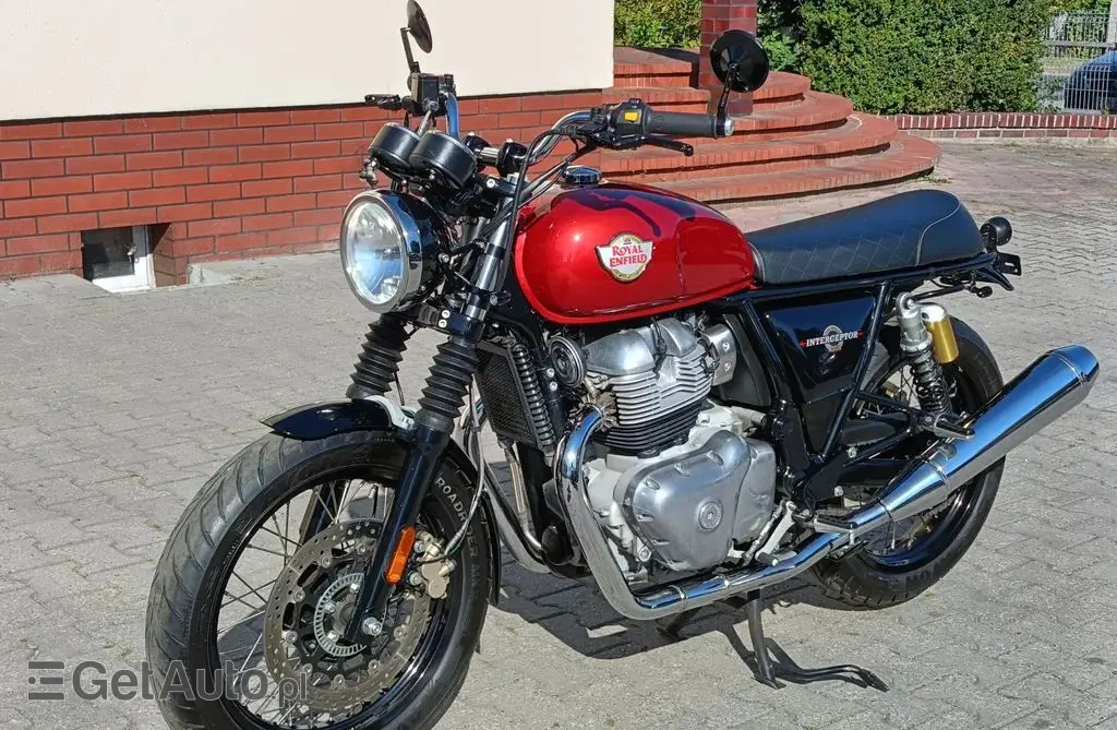 ENFIELD ROYAL Interceptor 650 