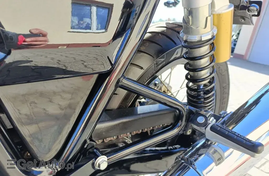 ENFIELD ROYAL Interceptor 650 