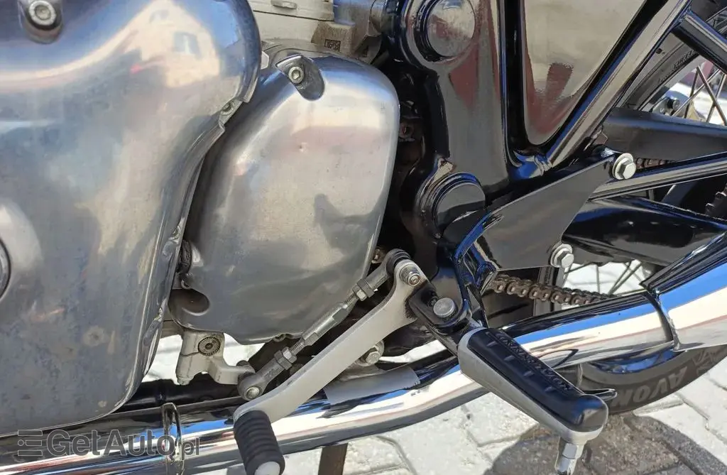 ENFIELD ROYAL Interceptor 650 