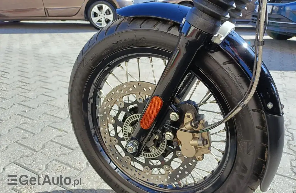 ENFIELD ROYAL Interceptor 650 